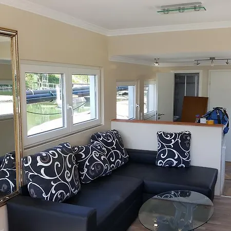 Sportboot Lorenzo Hotel en barco Bornheim (Rheinland)