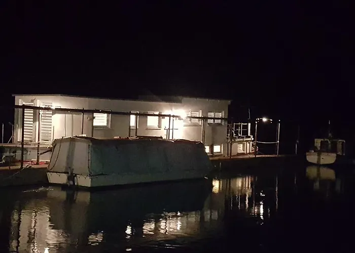 Sportboot Lorenzo Botel