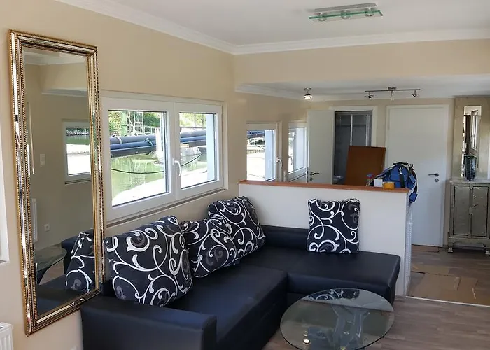 Sportboot Lorenzo Botel Bornheim (Rheinland)